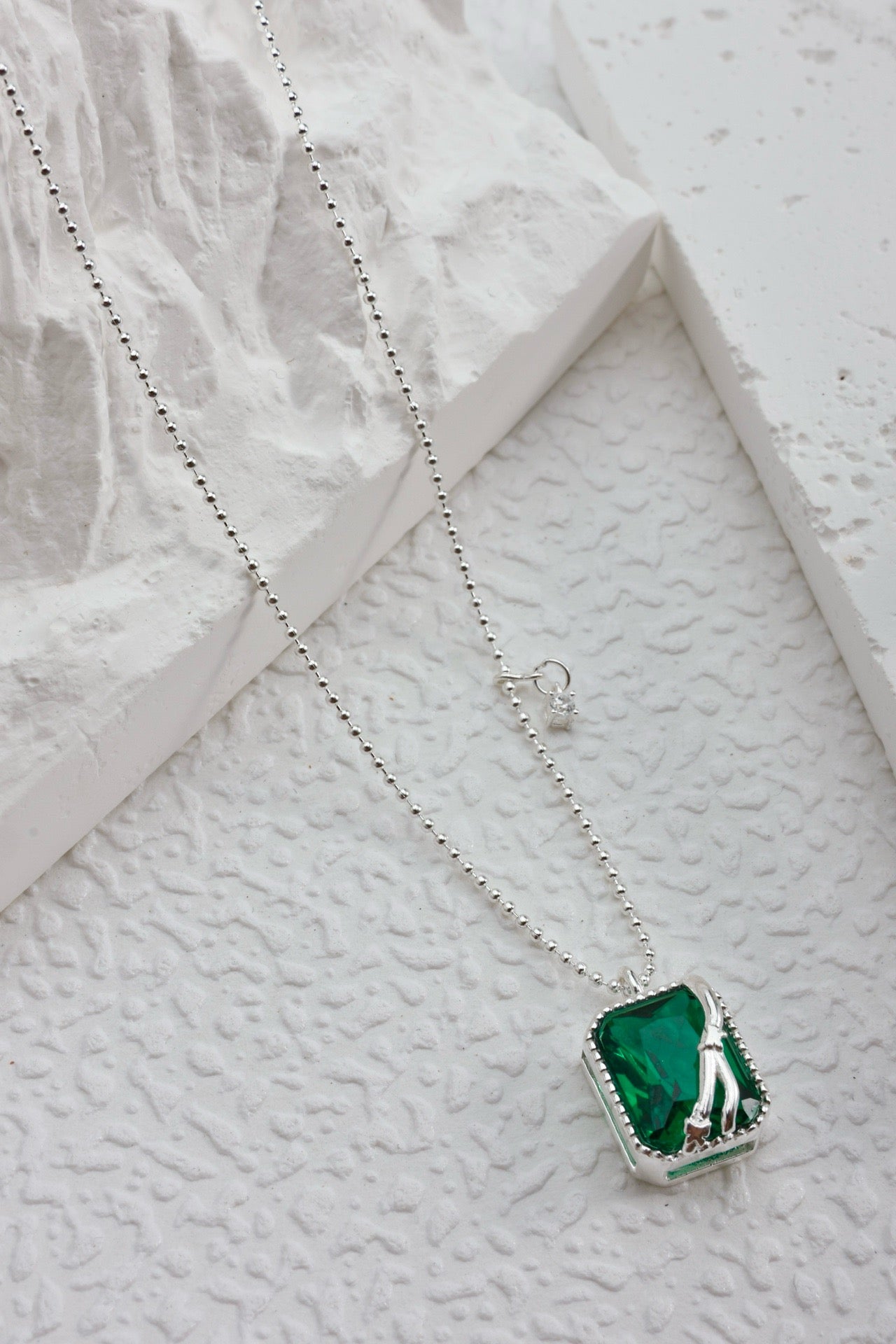 Women’s Nano Green Crystal Quartz Necklace (Exclusive)