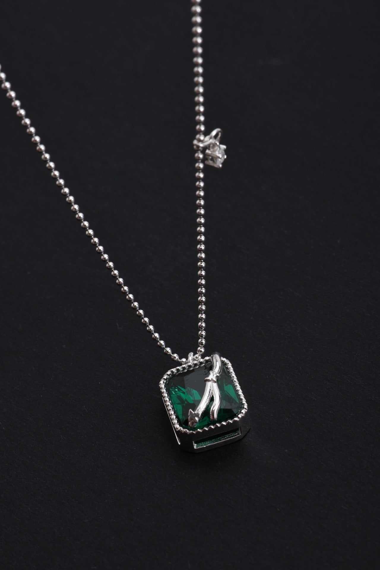 Women’s Nano Green Crystal Quartz Necklace (Exclusive)