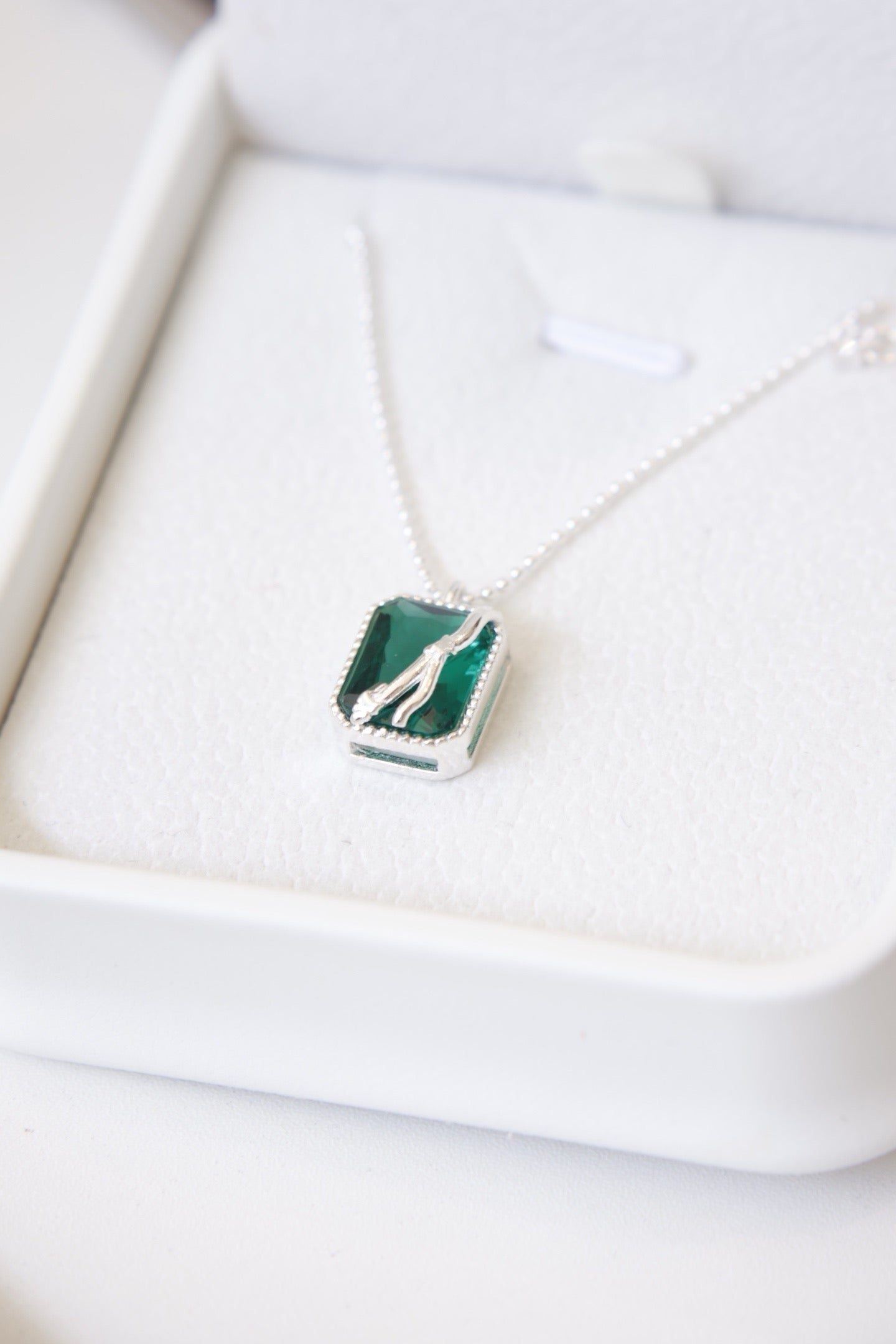 Women’s Nano Green Crystal Quartz Necklace (Exclusive)