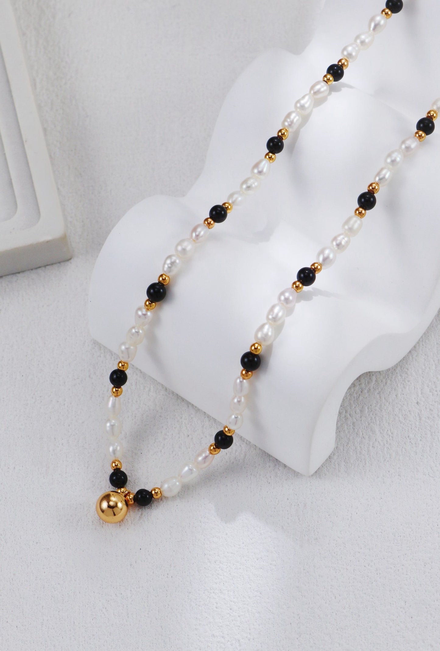 S925 Women’s Sterling Silver Round Bead Necklace with Black Onyx and Pearls