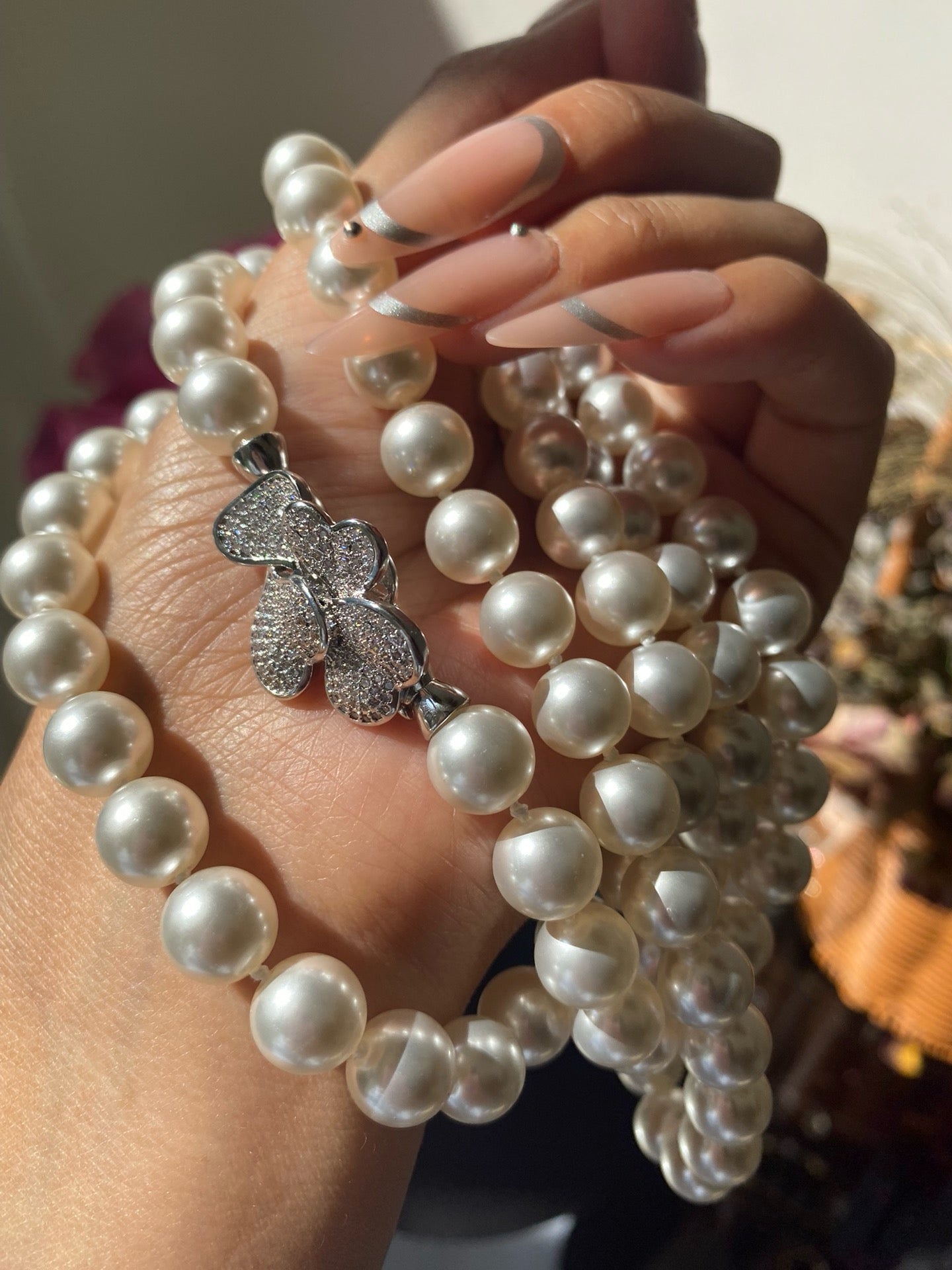 2025 Collection: Women’s Pearl Necklace with Zirconia Camellia/Orchid Pendant
(Multi-Way Luxury Exclusive Design)