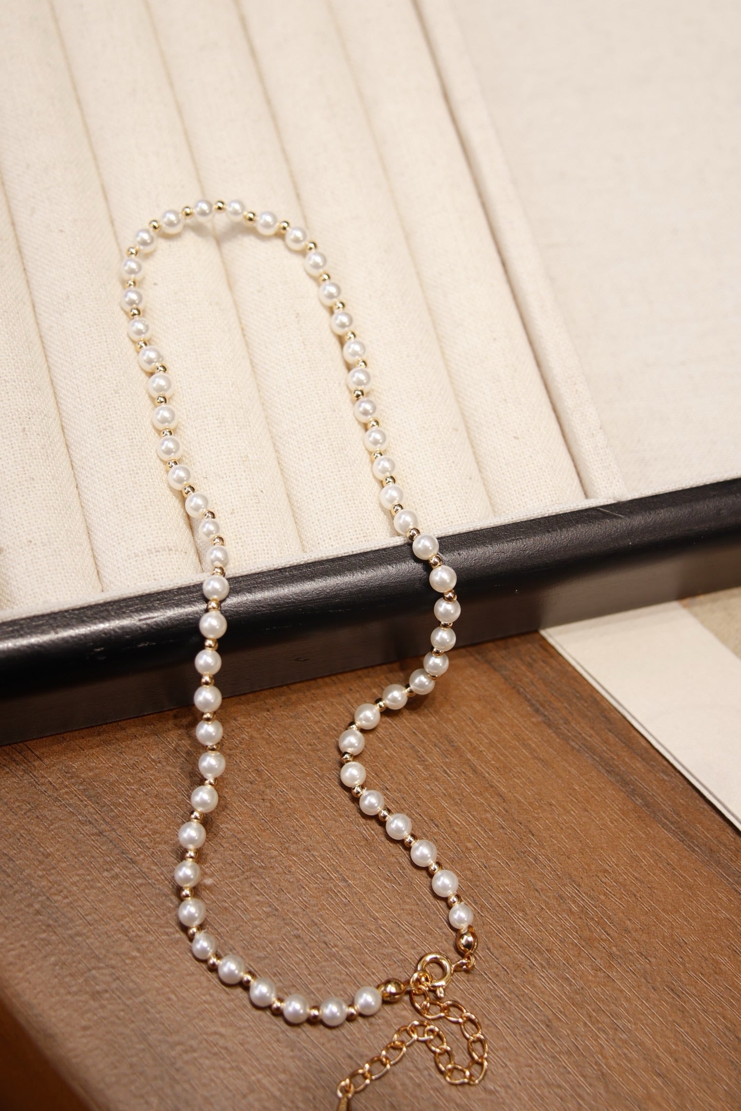 Women’s Exclusive Shell Pearl Necklace