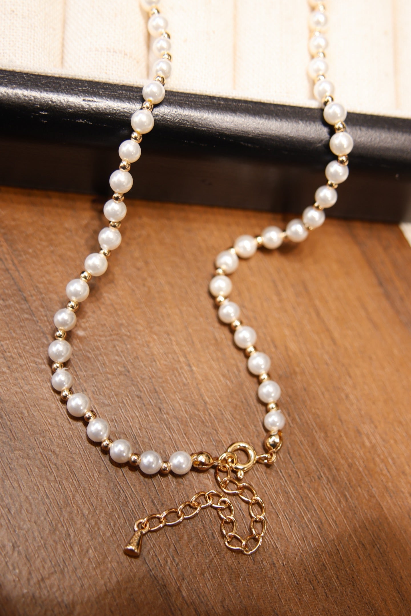 Women’s Exclusive Shell Pearl Necklace