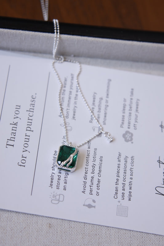 Women’s Nano Green Crystal Quartz Necklace (Exclusive)